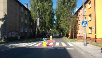 Azyl dla pieszych, ul. Armii Krajowej