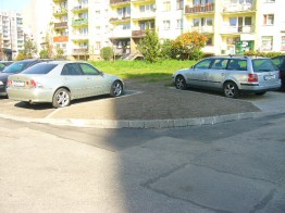 Miejsca postojowe ul. Gagarina 17_1